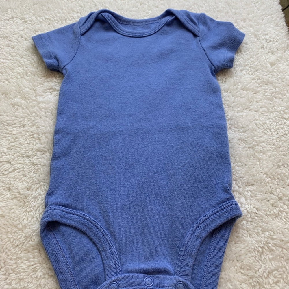 Carterβs Baby Girl Short Sleeve Blue Bodysuit Size 6 Months